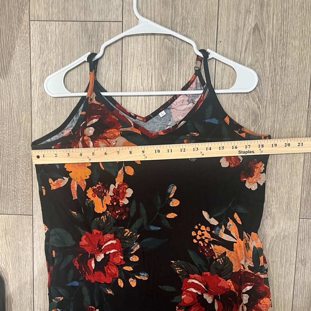 Elegant LARGE Flowy Floral Maxi Dress in Black and Red - Picture 6 of 9